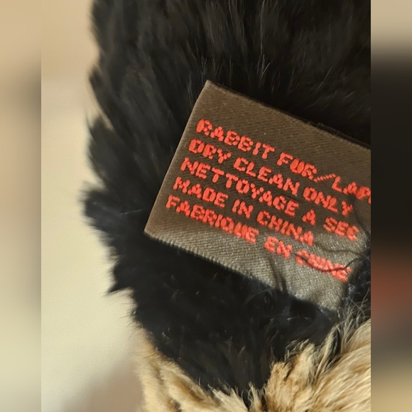 Danier 100% Rabbit Fur scarf - Picture 6 of 6